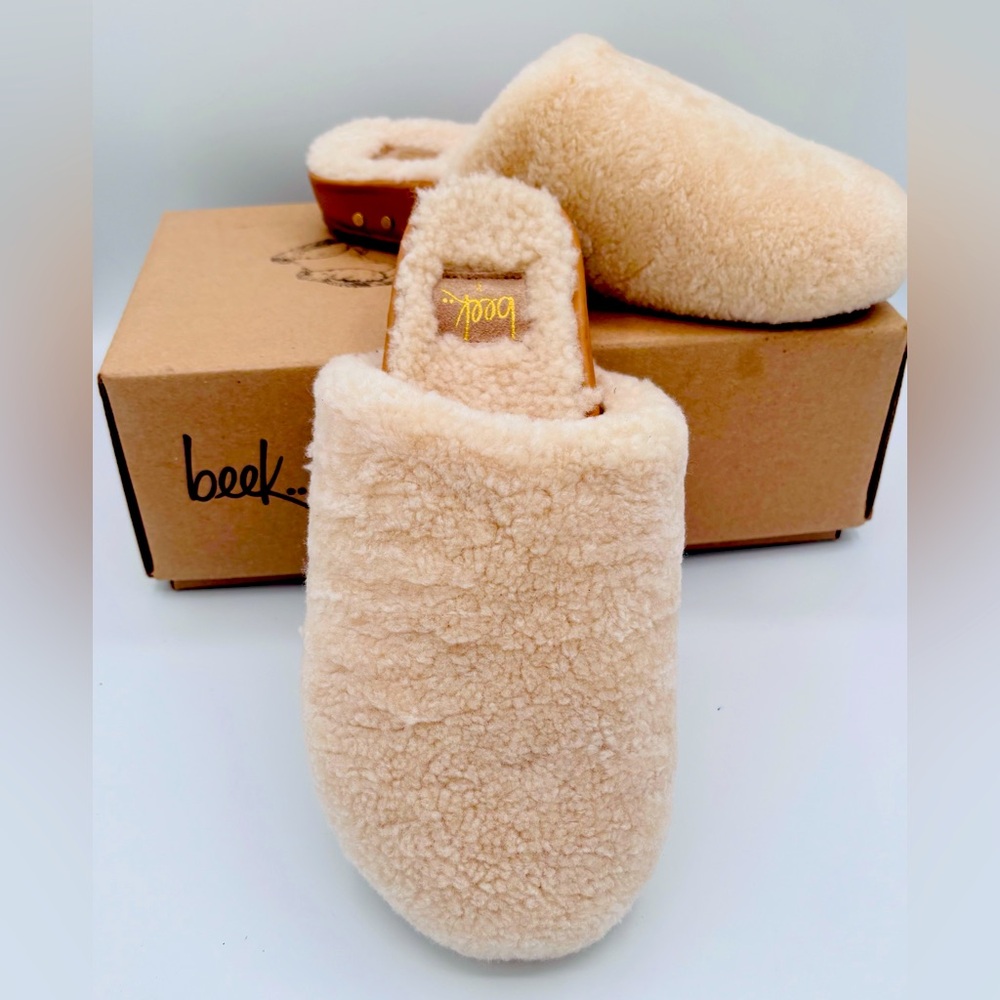 Beek Plush Shearling Slippers in Cream